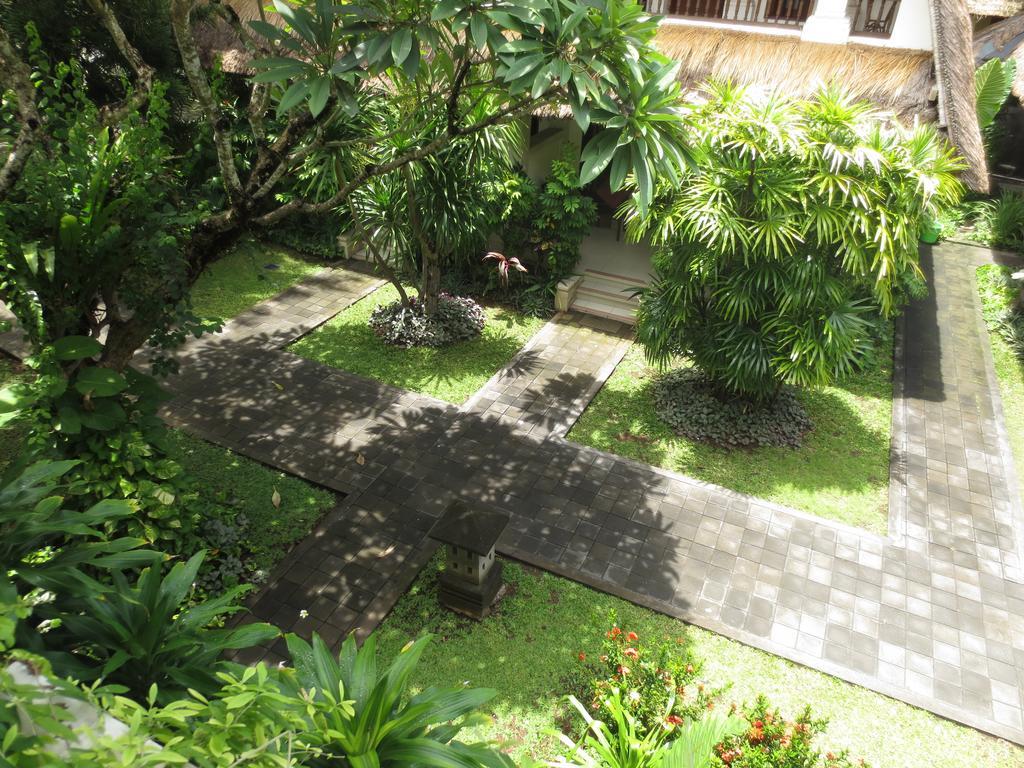 Puri Raja Hotel Legian Exteriör bild