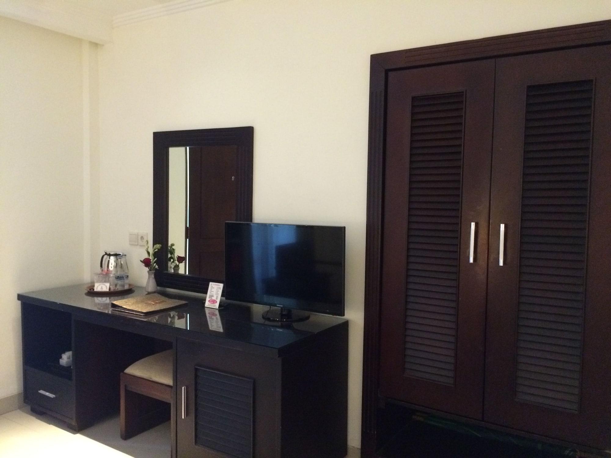 Puri Raja Hotel Legian Exteriör bild