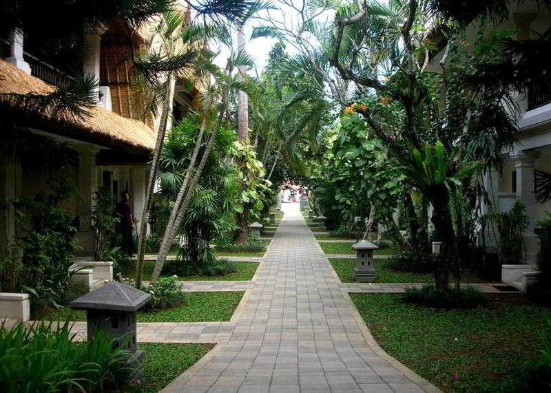 Puri Raja Hotel Legian Exteriör bild
