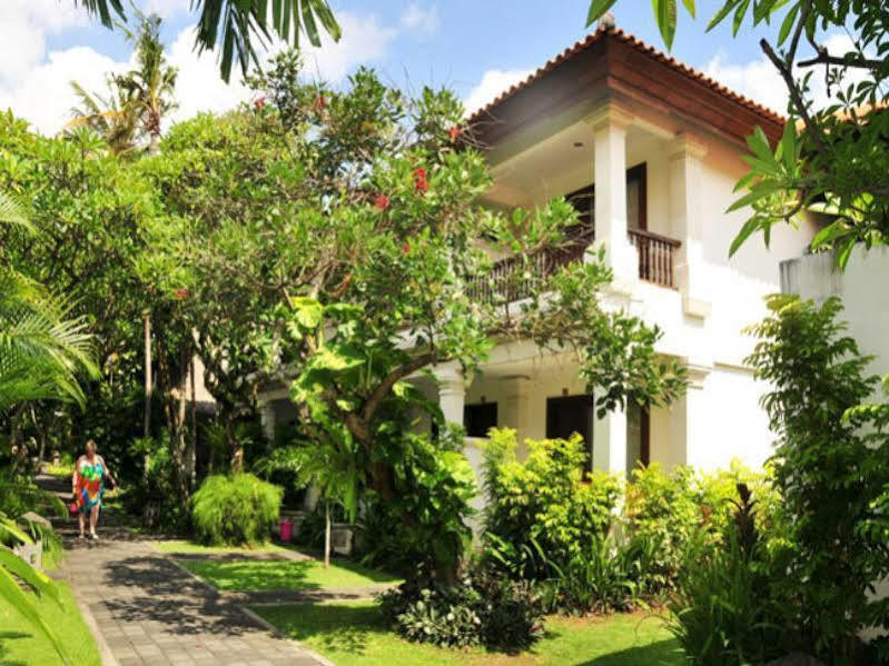 Puri Raja Hotel Legian Exteriör bild