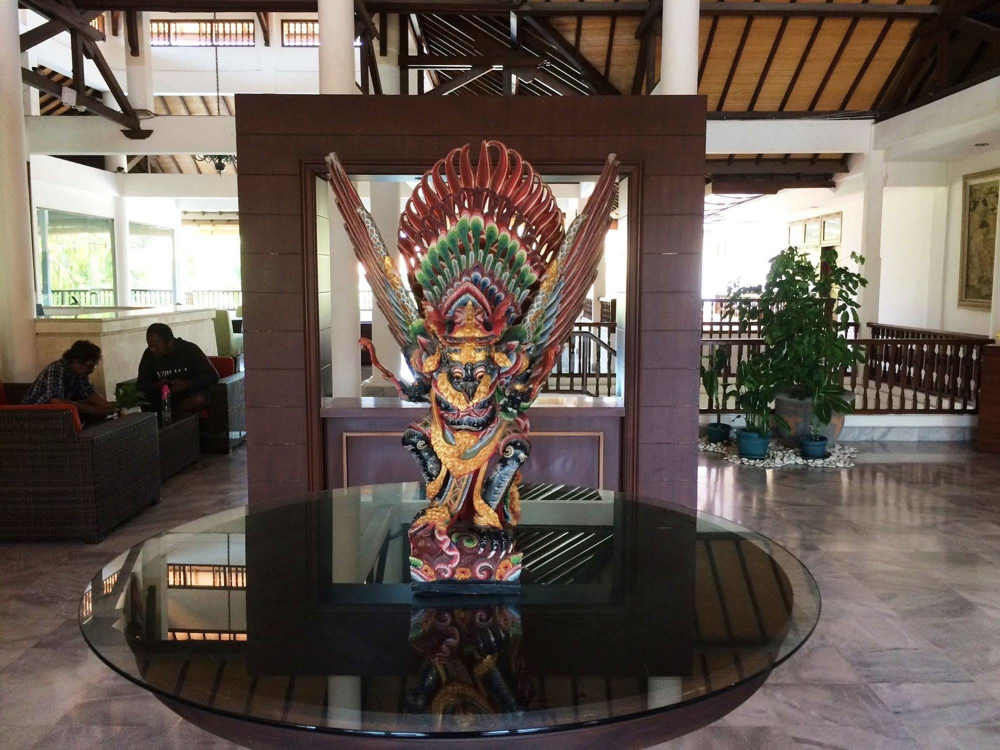 Puri Raja Hotel Legian Exteriör bild